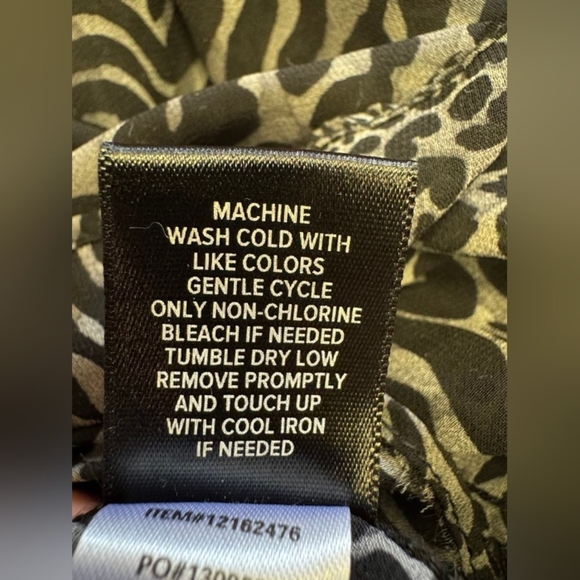 Torrid EUC Off The Shoulder Baby Doll Top Animal Print Grey Black Plus Size 5 - Picture 7 of 7